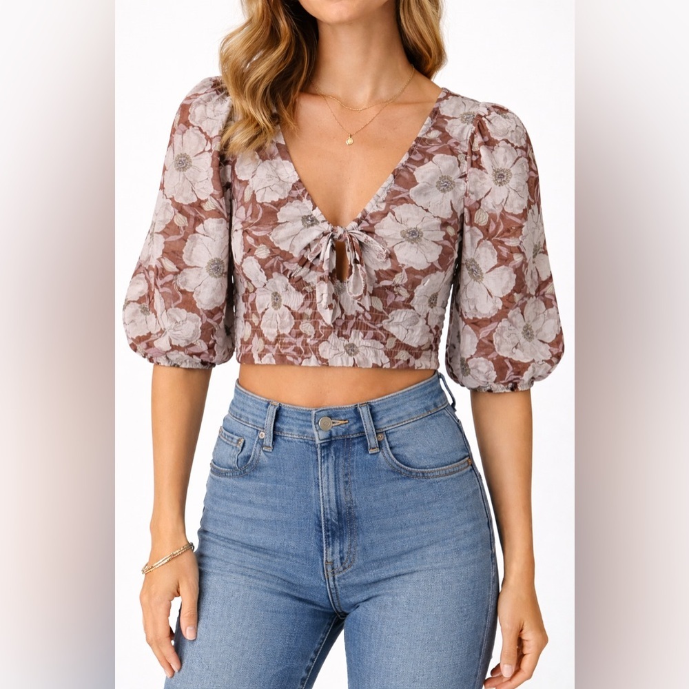 Abercrombie & Fitch Floral Cropped Y2K Blouse in Brown & White - Size Medium